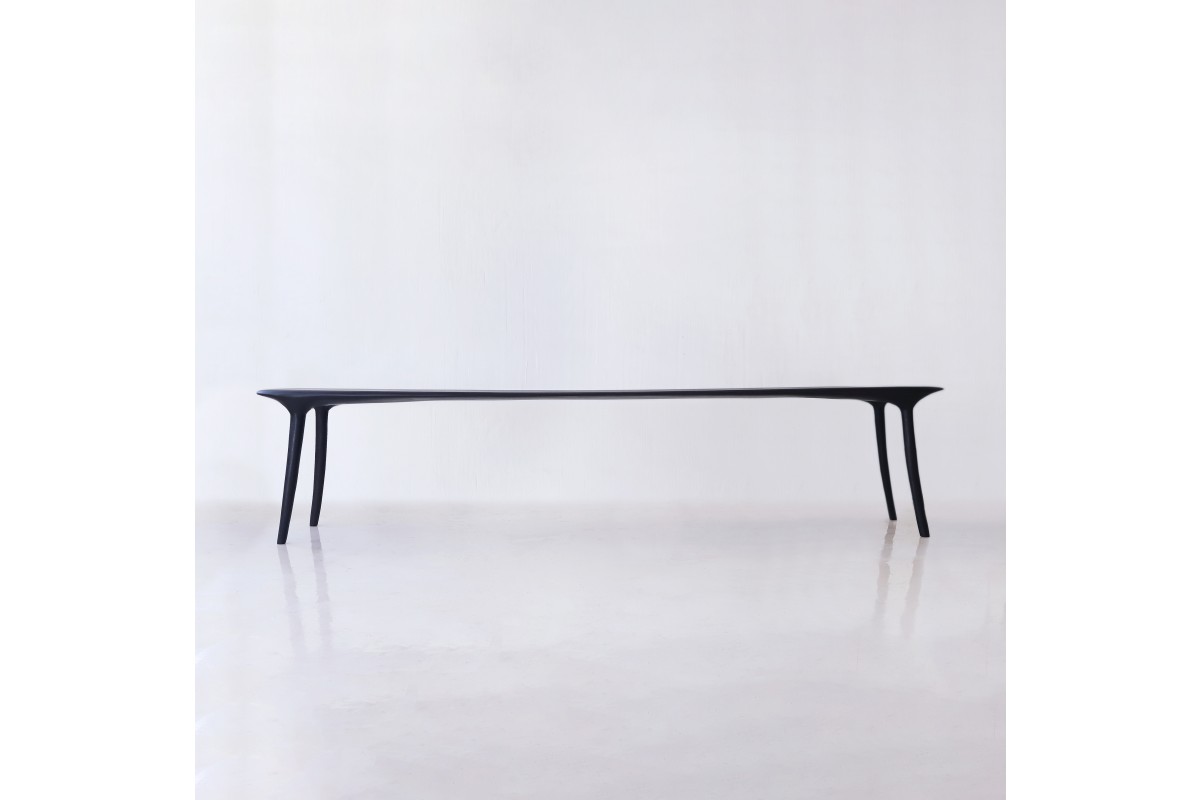 <a href="https://www.galeriegosserez.com/artistes/loellmann-valentin.html">Valentin Loellmann </a> - One Piece - Table